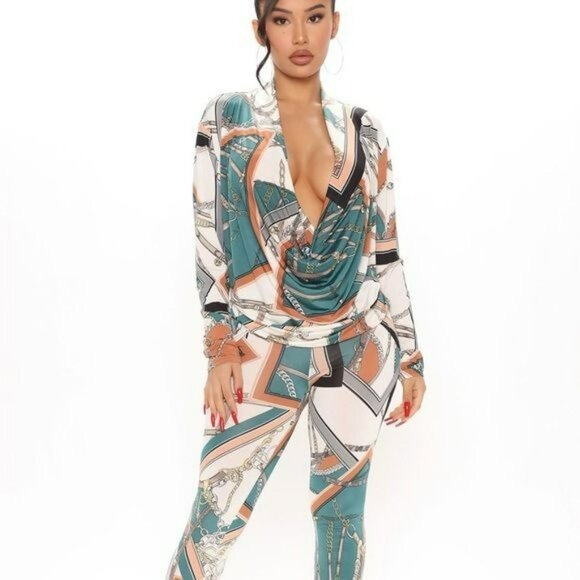 NWT Fashion Nova Matching Set XL | Chain Print Cowl Neck Top + Pants - Picture 1 of 13